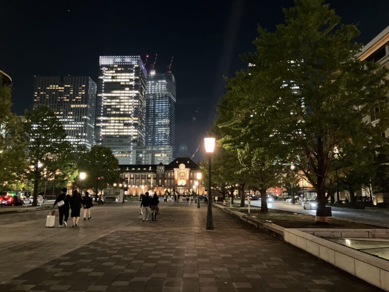 夜の東京駅