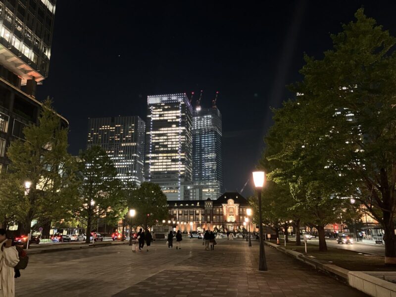 夜の東京駅