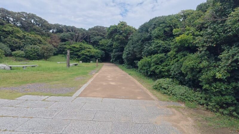 足摺岬観光案内所から展望台までの道